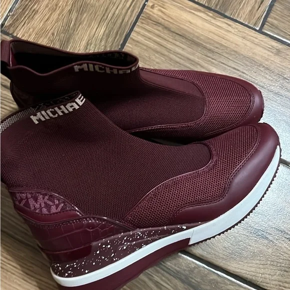 Michael Kors New Swift stretch knit boots size 10 retail for $150 - Picture 5 of 5